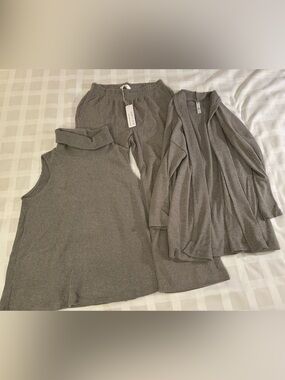 🩶🩶 NWT XL Dear Scarlett 3-Piece Ribbed Knit Loungewear Set in Gray